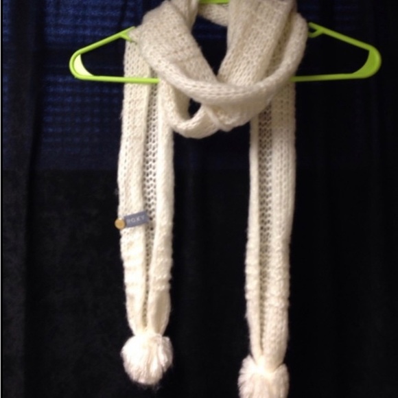 Scarf/shawl bundle - Picture 6 of 6